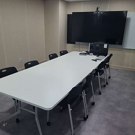 화상회의실 이미지